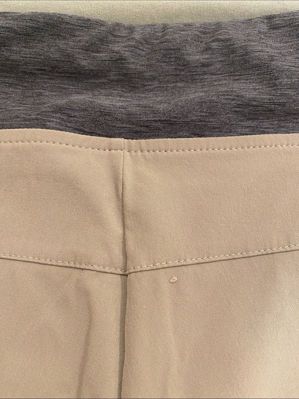 Helly Hansen Women’s Beige Athletic Shorts with Gray Waistband - Picture 5 of 5